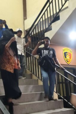 Dugaan Cinta Terlarang di Ruang Kerja, Oknum Kepala Puskesmas di Sampang Diamankan Polisi Usai Digerebek Suami Bawahan